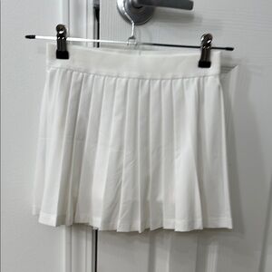 Athleta White tennis skirt worn once girls M 8-10